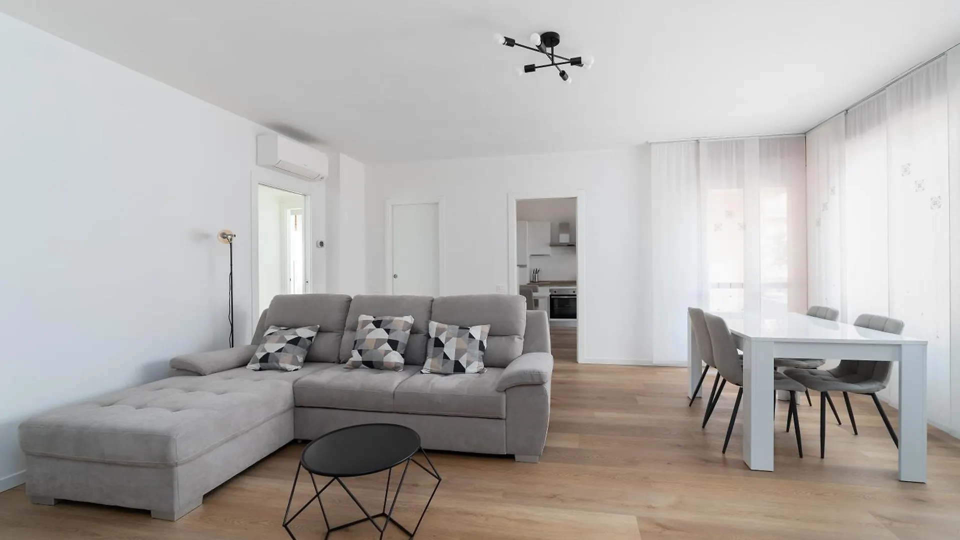 Apartmán Moderno Trilocale Monza Zona Policlinico